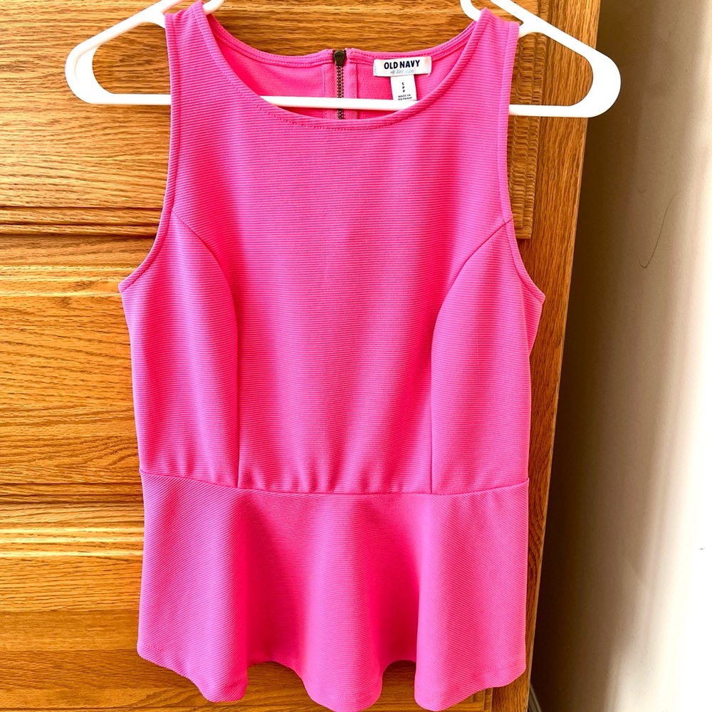 Old Navy Pendulum Top